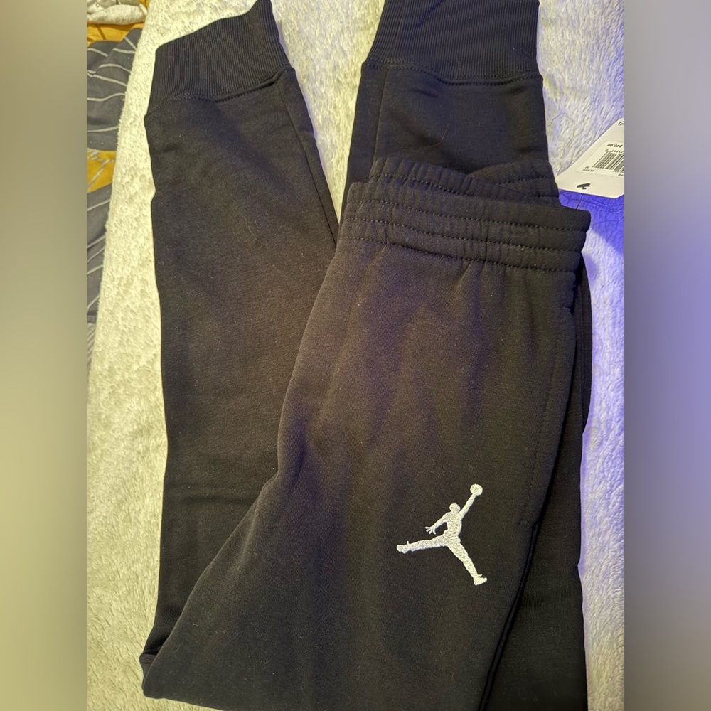 Jordan Kids Black Sweatpants with Logo.